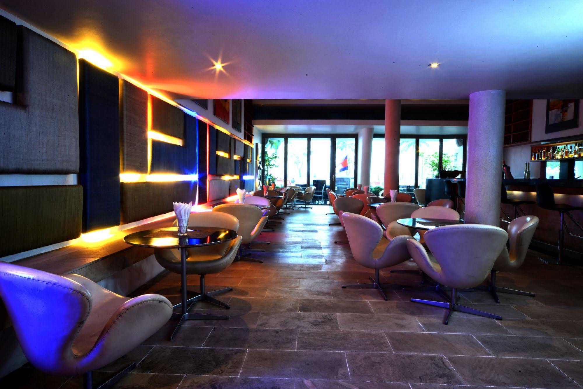 The Quay Boutique Hotel Phnom Penh Zewnętrze zdjęcie