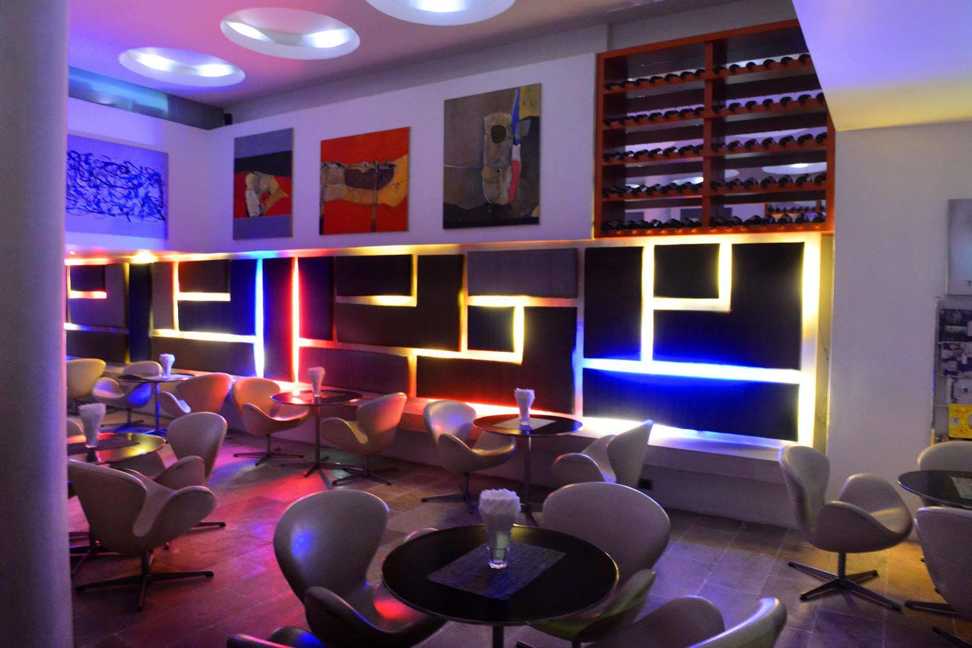 The Quay Boutique Hotel Phnom Penh Zewnętrze zdjęcie